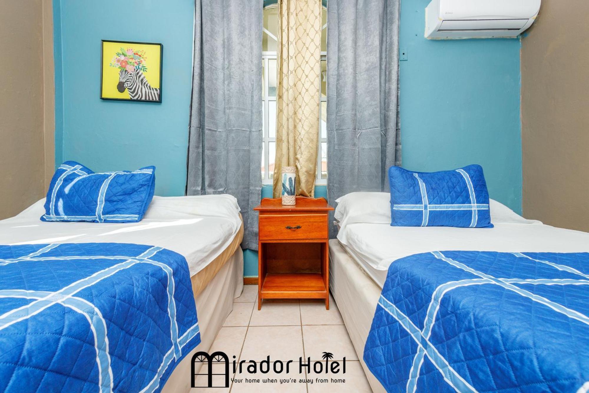 קורוזאל Mirador Hotel מראה חיצוני תמונה