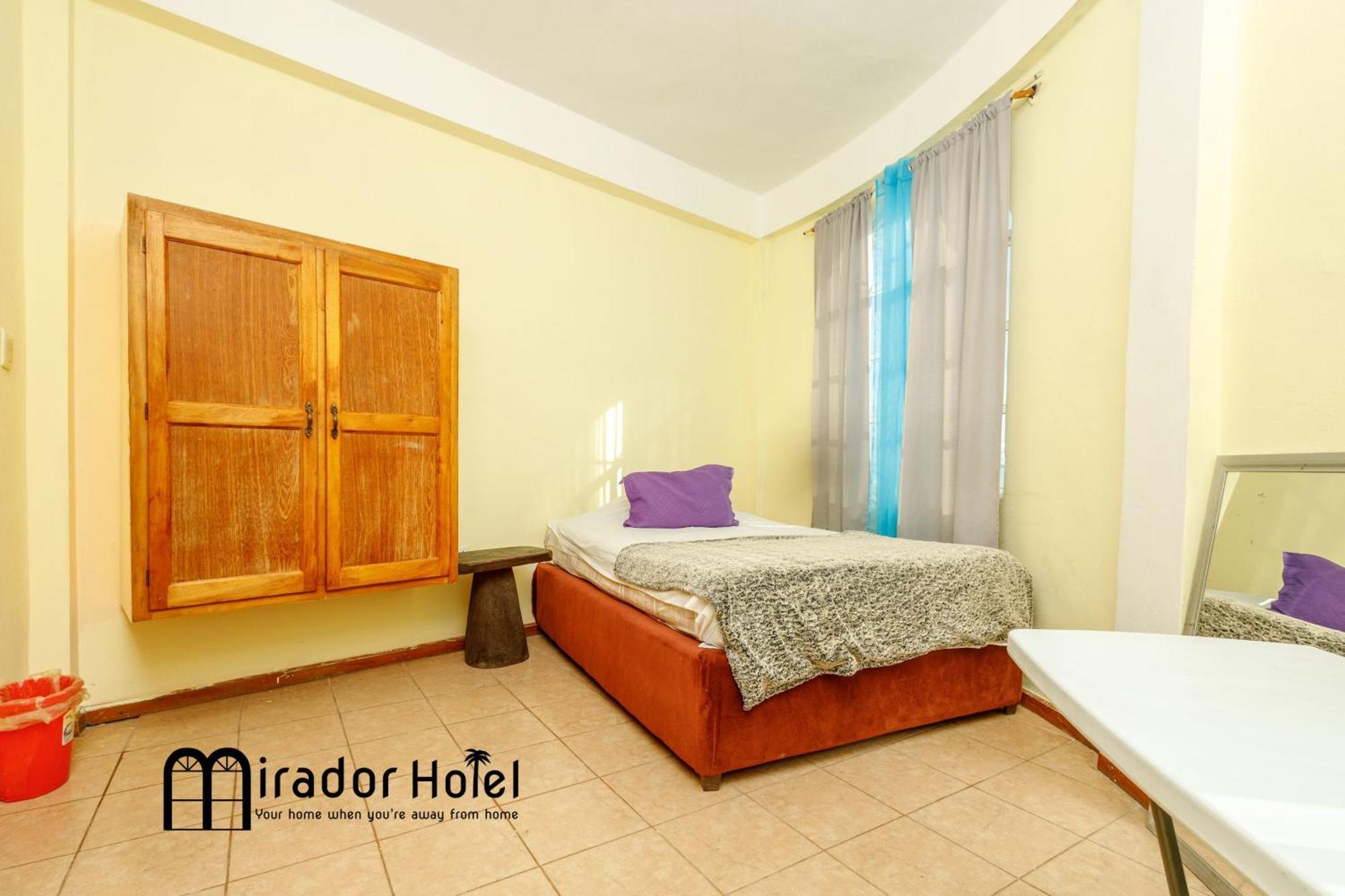 קורוזאל Mirador Hotel מראה חיצוני תמונה